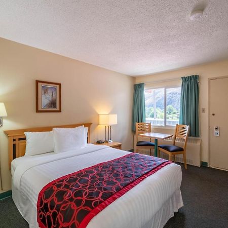 Canada'S Best Value Desert Inn & Suites Cache Creek Exteriör bild