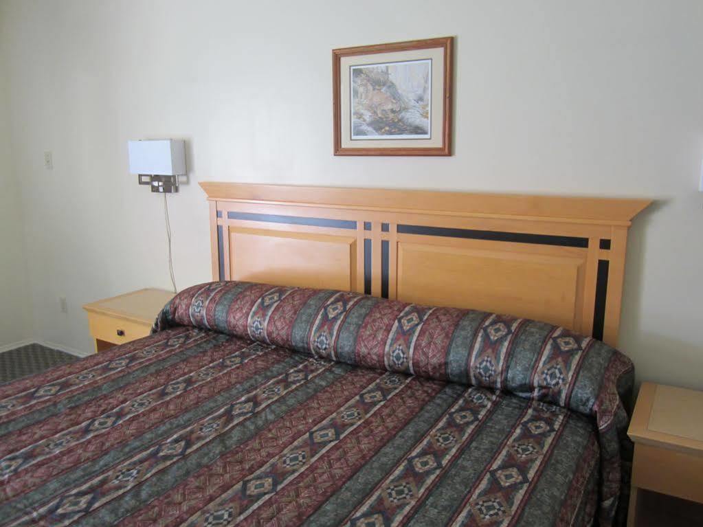Canada'S Best Value Desert Inn & Suites Cache Creek Exteriör bild