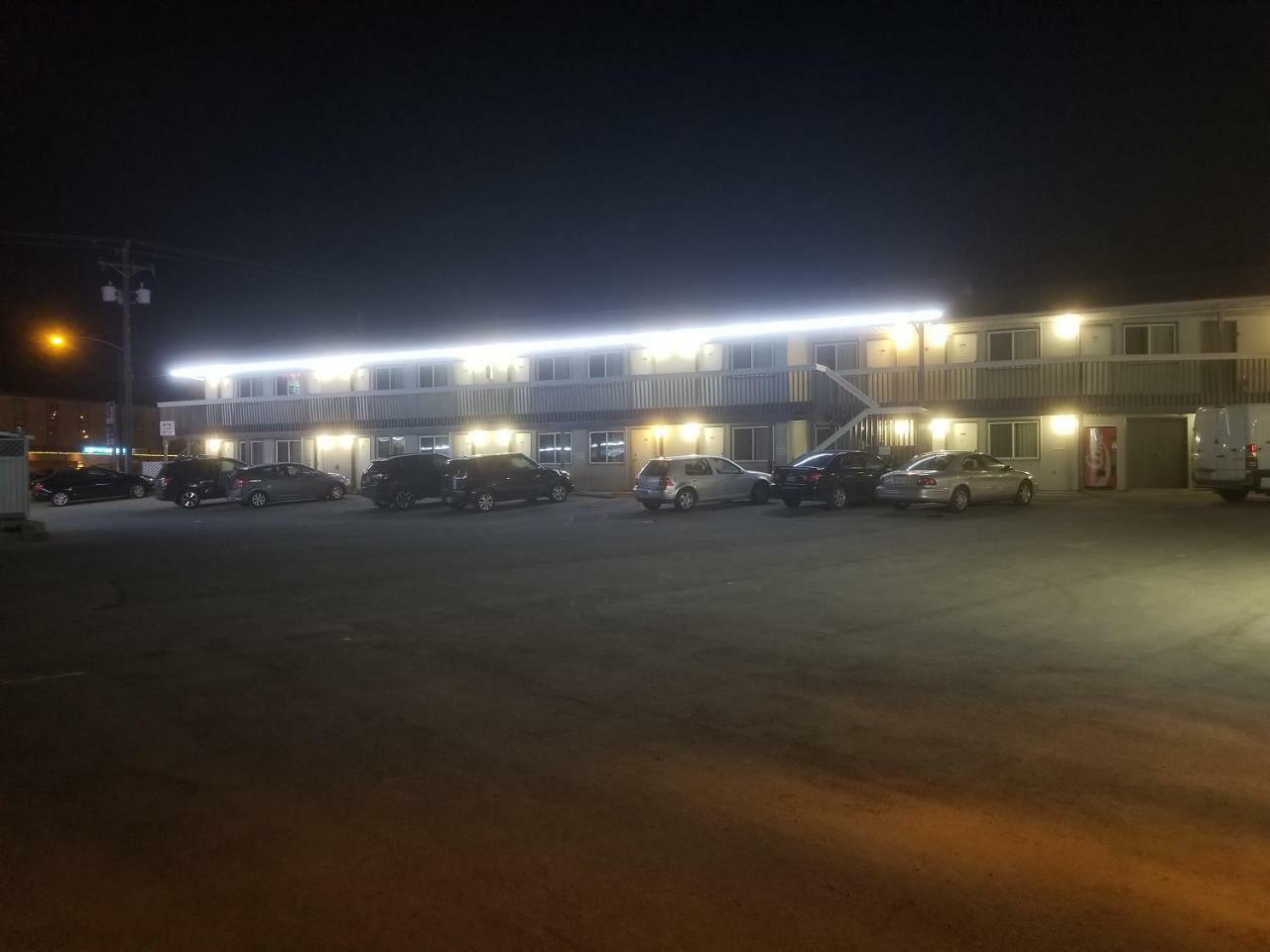 Canada'S Best Value Desert Inn & Suites Cache Creek Exteriör bild